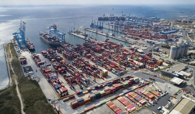 Türkiye’den Komşu Ülkelere 11 Ayda Rekor İhracat: 25 Milyar Dolar