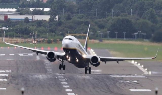 Uçaklar Neden Bazen Sert İniş Yapmak Zorunda Kalır?