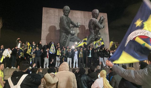Ankara'da Süper Kupa Coşkusu: Fenerbahçe Taraftarları Şampiyonluğu Kutladı