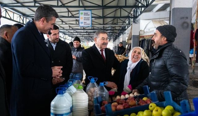 Karşıyaka Semt Pazarı'na Ziyaret: Yakup Odabaşı ve Levent Koç Sahada