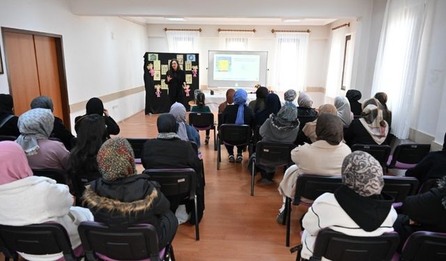 Altındağ’da Aile Eğitim Programı ile Bilinçli Ebeveynler Yetişiyor