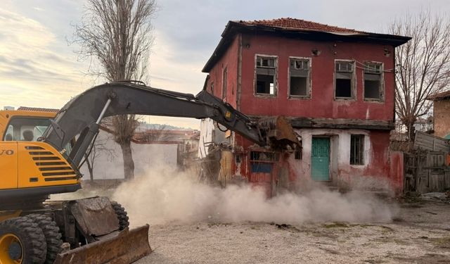 Altındağ’da Metruk Yapılar Yıkılıyor