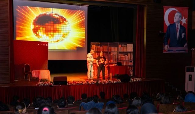 Gölbaşı’nda Tiyatro Oyunu ile Uyuşturucuya Karşı Güçlü Mesaj