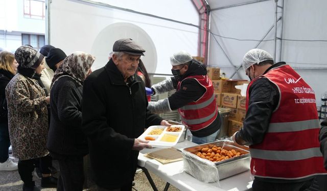 Keçiören Belediyesi’nden Binlerce Kişiye İftar Hizmeti