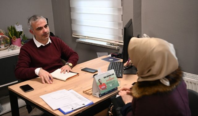 Mamak Belediyesi 36 Kişiyi Aynı Gün İşe Yerleştirdi