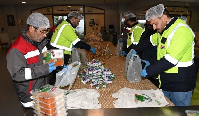 Mamak Belediyesi Her Gün 687 Haneye Sıcak Yemek Ulaştırıyor