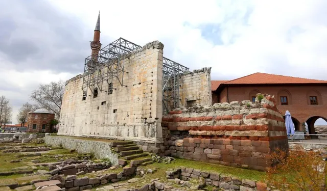Ankara'nın İki Bin Yıllık Sessiz Tanığı: Augustus Tapınağı