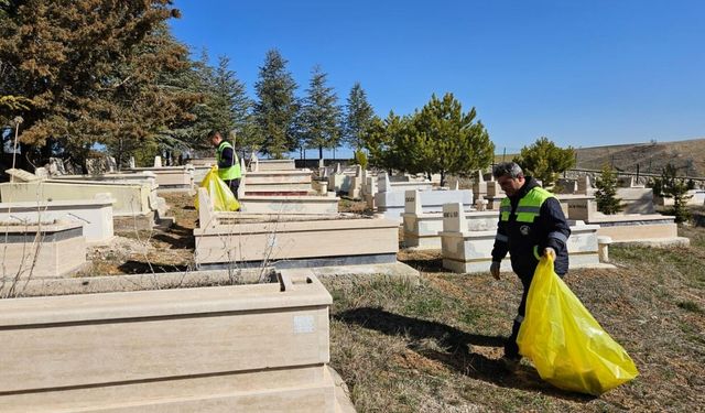 Altındağ’daki Mezarlıklarda Bayram Mesaisi Başladı