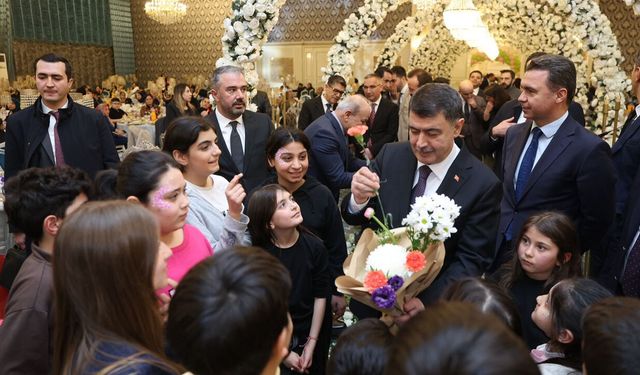 Ankara'da Yetim ve Öksüz Çocuklar Pursaklar’daki İftarda Buluştu