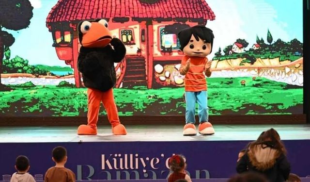 Ege ile Gaga Müzikali Külliyesi'nde Çocuklarla Buluştu