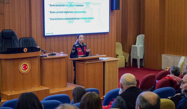 Etimesgut’ta Jandarma’dan "Siber Suç" Eğitimi, Dijital Tuzaklara Karşı Uyardılar