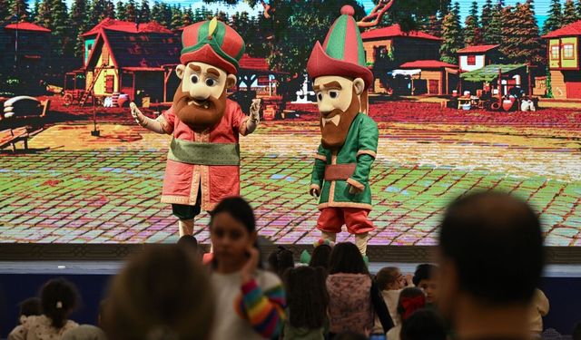 Hacivat-Karagöz Müzikali Çocuklarla Beştepe Millet Sergi Salonu’nda