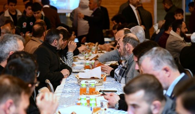 Kahramankazan Belediye Başkanı Çırpanoğlu Gençlerle İftarda Buluştu