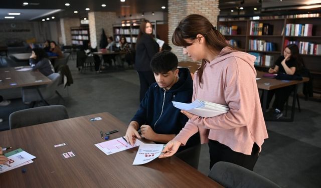 Mamak’ta Sınava Hazırlanan Öğrenciler için YKS Provası Yapıldı