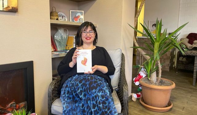 Yazar Elif Ünal İlk Kitabında Okura “Siz Kime Bakmıştınız?” Diye Soruyor