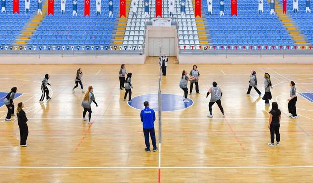 Altındağ’ın Sultanları Sahneye Çıktı, 207 Kadın Filede Buluştu