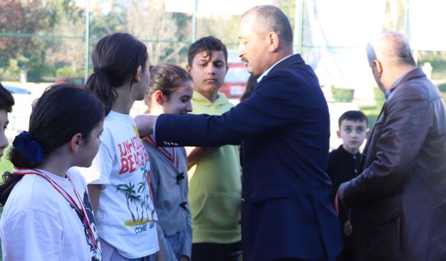 Gölbaşı'nda 23 Nisan Coşkusu Sürüyor: Gökyüzü Uçurtmalarla Şenlendi