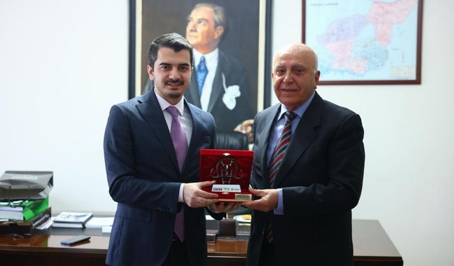 Hüseyin Can Güner Tunceli Dayanışma Vakfını Ziyaret Etti