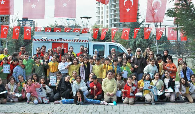 Keçiören’de Şehit Erdinç Aydın İlkokulu Öğrencilerine Uygulamalı Afet Eğitimi