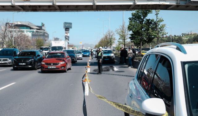 Ankara'da Feci Kaza: Üst Geçitten Bulvara Düşen İşçi Hayatını Kaybetti