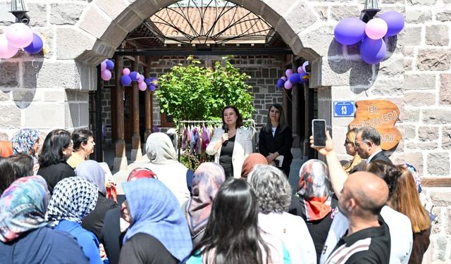 Hamamönü El Ürünleri Pazarı Anneler Günü’ne Renk Katıyor