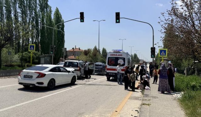 Ankara Çubuk'ta Zincirleme Trafik Kazası: 3 Yaralı