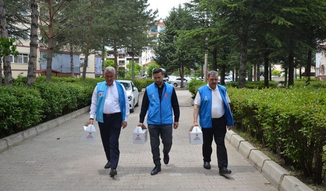 TDV Kahramankazan’da Yüzlerce Aileye Kurban Eti Dağıttı