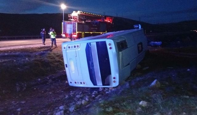 Ankara'daki Maç Sonrası Can Pazarı: Taraftarları Taşıyan Midibüs Şarampole Yuvarlandı