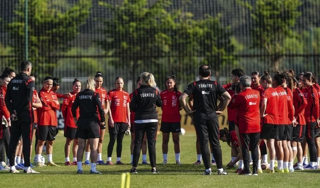 A Milli Kadın Futbol Takımı Kura Çekimine Hazırlanıyor