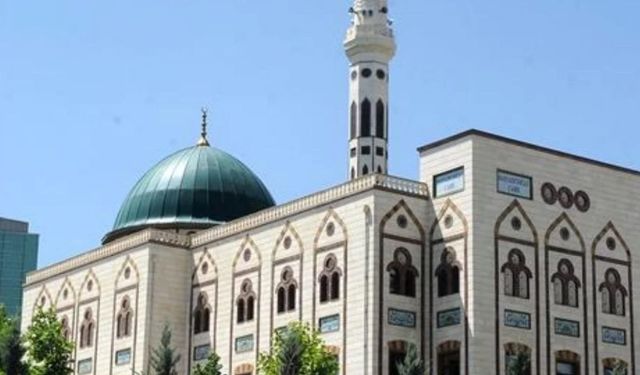 Ankara'daki Başyazıcıoğlu Camii Neden Medine Camisi Olarak Biliniyor?
