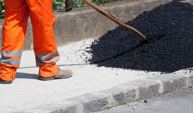 Çubuk’ta Belediye Ekipleri Yol Yenileme Çalışmalarına Başladı