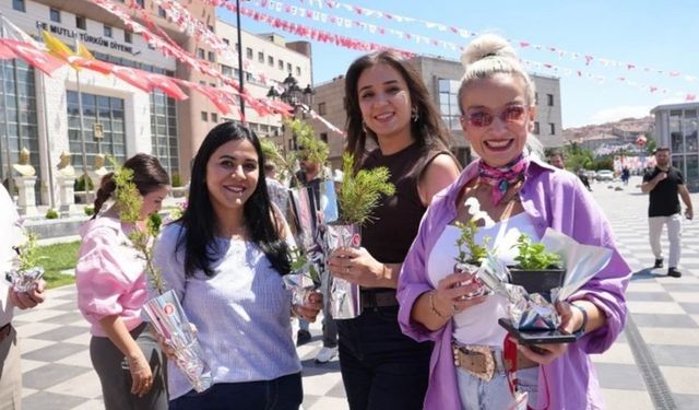 Keçiören Belediyesi'nden "Bağımlılığa Karşı Bir Fidan da Sen Dik" Etkinliği
