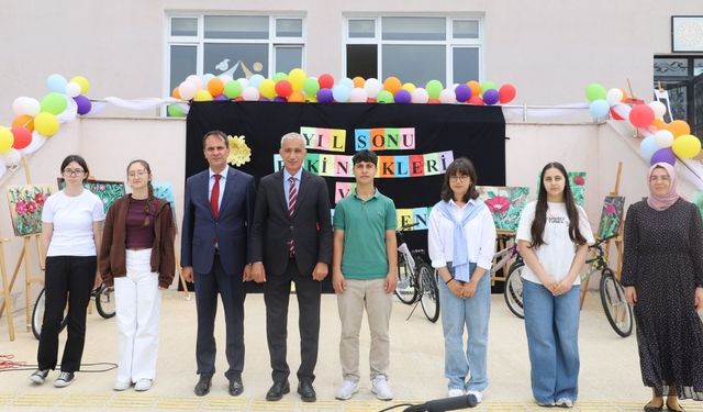 Gölbaşı'nda Dereceye Giren Öğrenciler Bisikletlerine Kavuştu