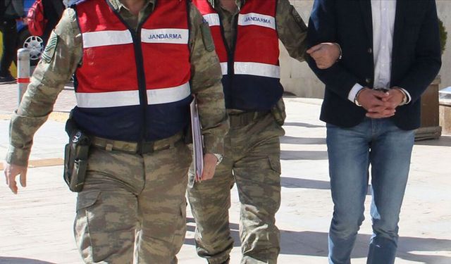 Ankara Jandarmasından Kaçakçılık Operasyonu: Binlerce Saat ve Gözlük Ele Geçirildi