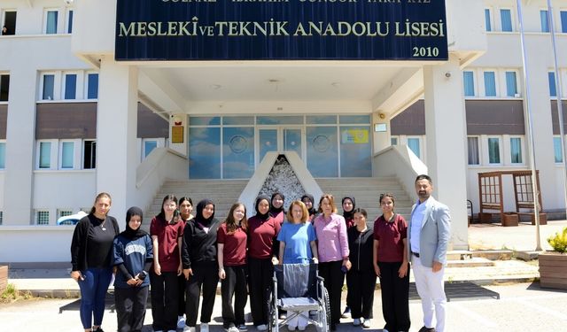 Kahramankazan'da Öğrenciler Topladıkları Kapaklarla Engelleri Kaldırdı