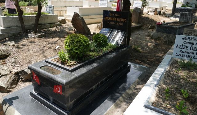 Keçiören Belediyesi, Şair Abdürrahim Karakoç'un Kabrini Yeniledi