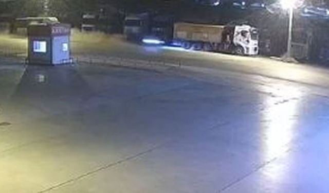 Polatlı’da Kontrolden Çıkan Otomobil Kamyonun Altına Girdi