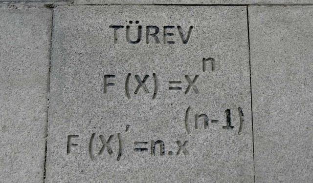 Ankara’da Kaldırım Taşları Matematik Kitabına Dönüştü