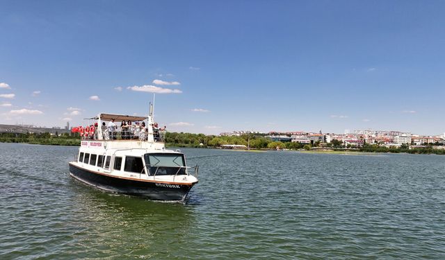 Mogan Gölü'nde Tekne Turları Yeniden Başladı: Göktürk Teknesi Seferlere Döndü