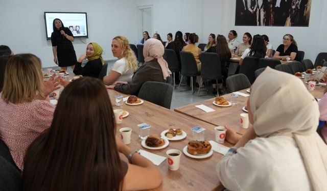 Keçiören Belediyesi'nden Ailelere Yönelik Ergenlik Semineri
