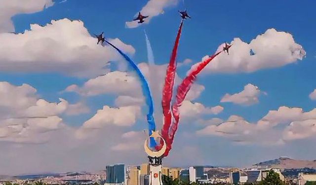 NATO’dan Ankara Semalarında Türk Yıldızları Paylaşımı