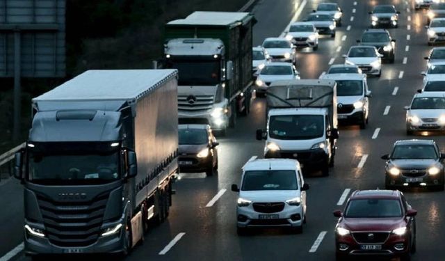 Trafik Ortada Hiçbir Neden Yokken Neden Kilitleniyor?