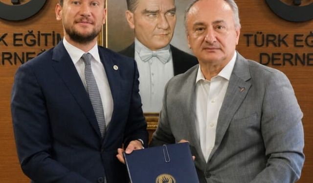 TÜGİAD Ankara ve TED'den Eğitime Destek: 20 Öğrenciye Tam Burs, Afet Bursiyerlerine Kaynak Kitap