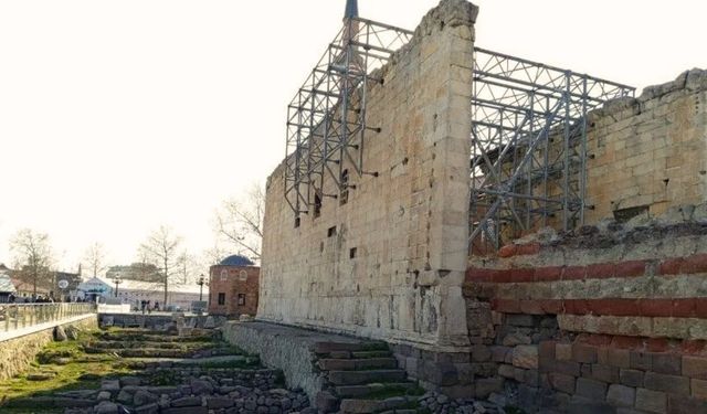 Ankara'da Restorasyon Çalışmaları Tarihi Yapıları Koruyor