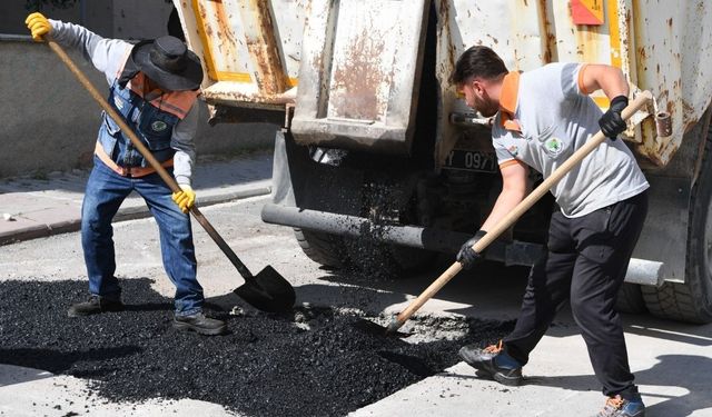 Mamak Belediyesi Dört Mahallede Yolları Yeniledi