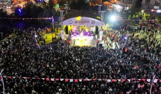 Sincan'da Hüseyin Kağıt Rüzgarı Esti
