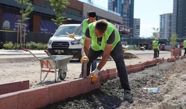 Keçiören'de Yıpranan Yollar ve Kaldırımlar Yenileniyor