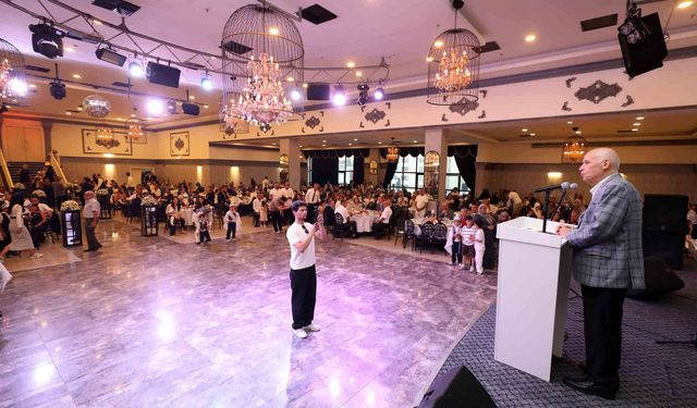 Yenimahalle Belediyesi'nden Geleneksel Sünnet Şöleni: Fethi Yaşar Çocukların Heyecanına Ortak Oldu