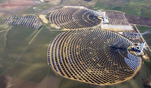 Yoğunlaştırılmış Güneş Enerjisi Nasıl Elektrik Üretiyor?