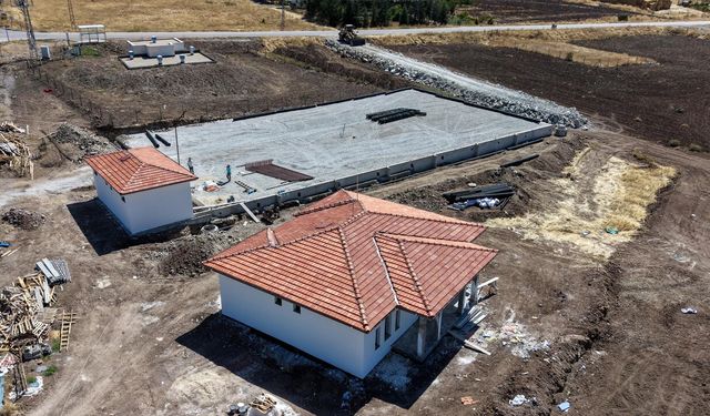 Altındağ Gicik Mahallesi'ne Köy Konağı ve Halı Saha